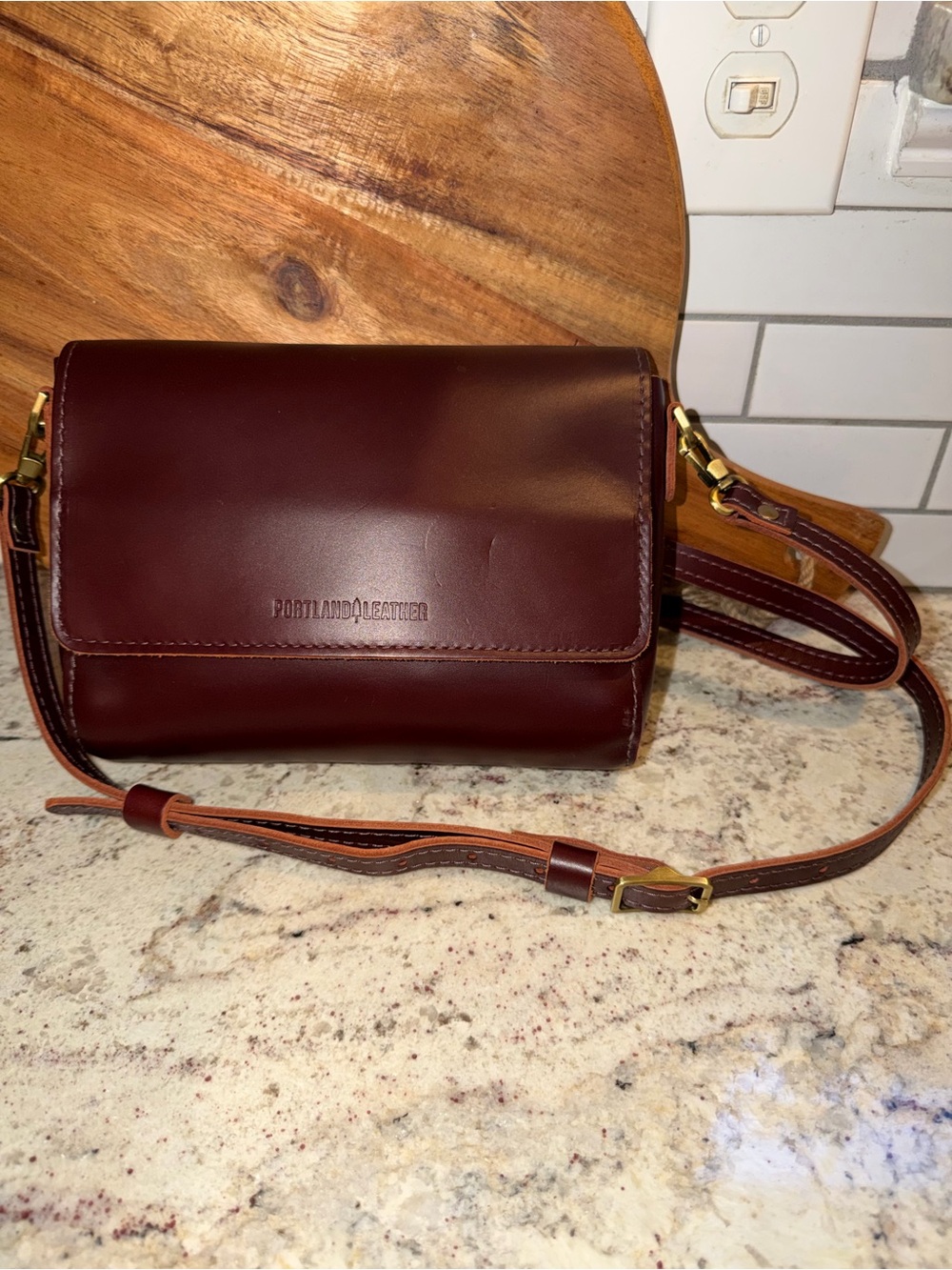 Portland Leather Metro Medium Crossbody Bag Cognac EUC